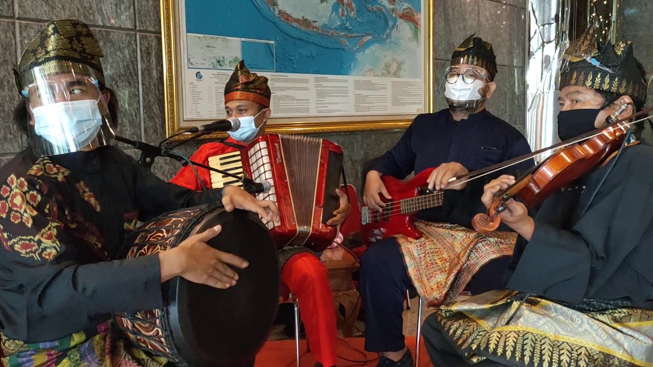 Musik Melayu Riau dengan lagu : Melenggang
