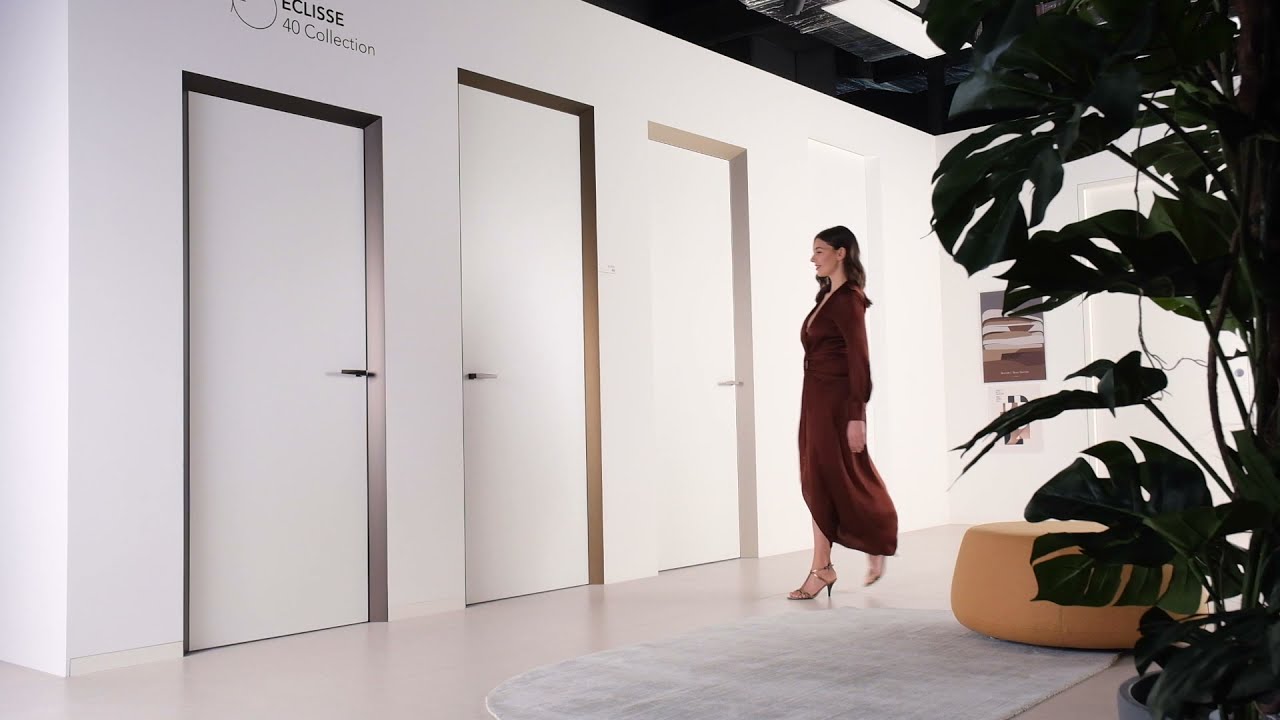 ECLISSE 40: ustupujúca pod uhlom 40° na jednej strane a  zarvno so stenou na strane druhej