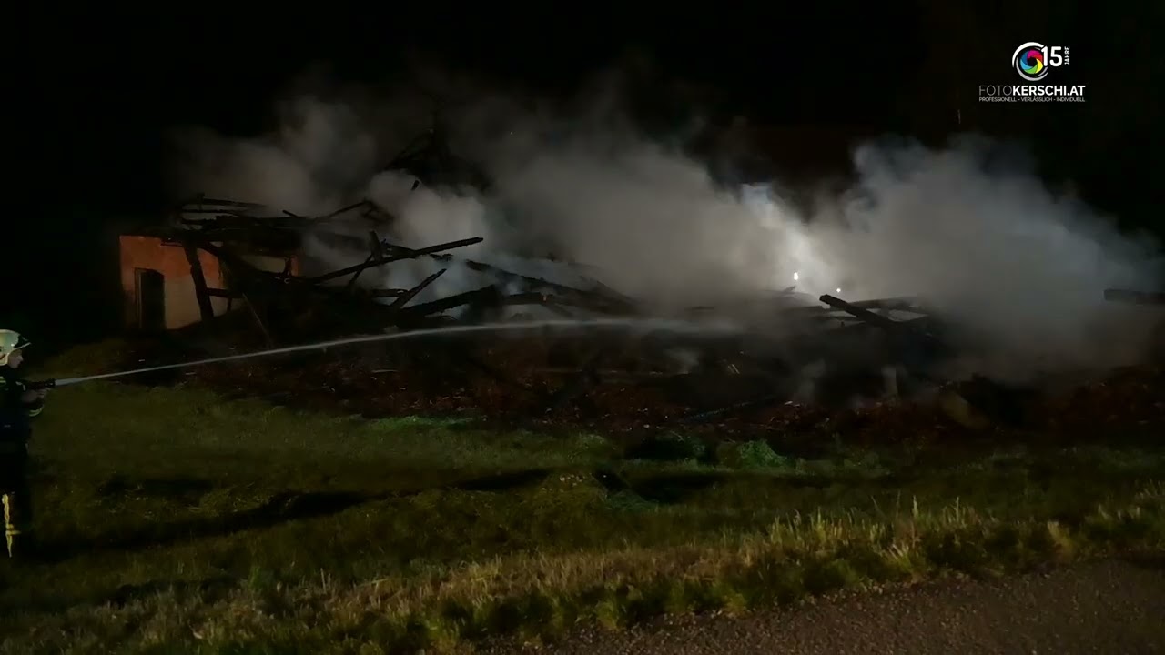 Holzstadl bei Kopfing im Vollbrand