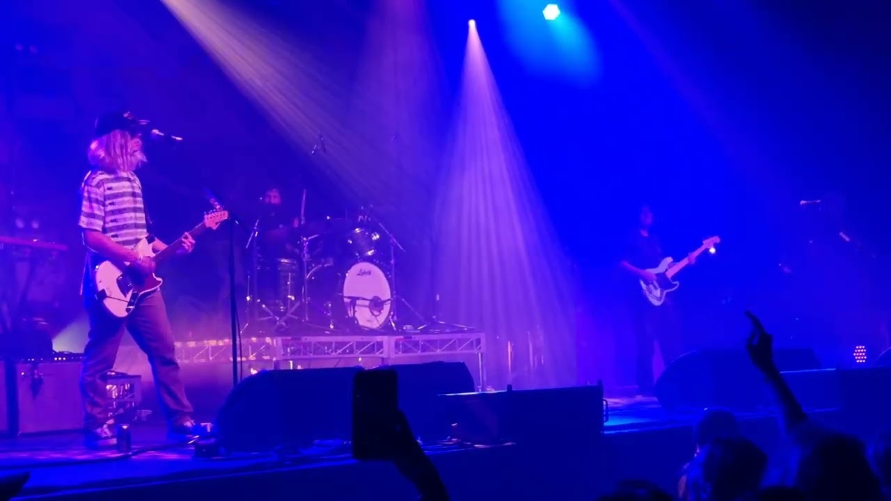 Skegss - Under The Thunder (Live)