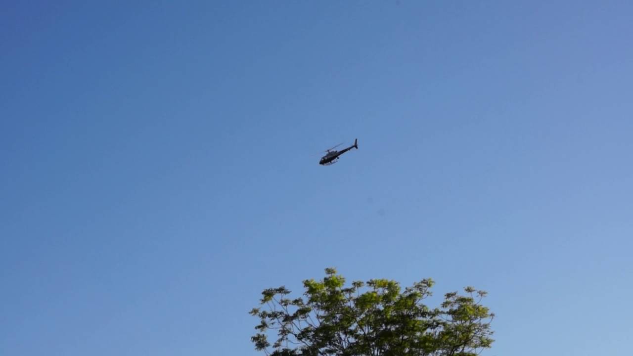 LAPD CHOPPER CIRCLES VENICE BEACH, CA