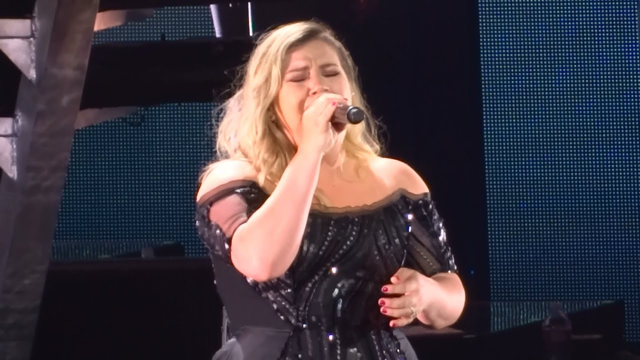 Kelly Clarkson - 