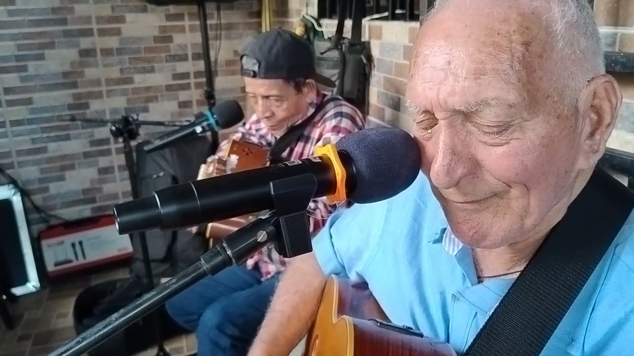 De parranda para esté festivo con los Cantores del Norte 