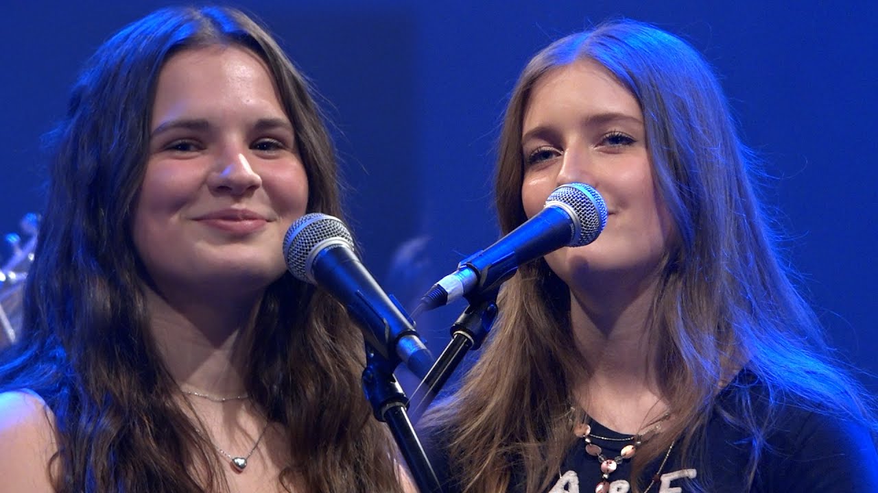 Lauren and Edith | Fake Plastic Trees | Guitar Sessions 2025 Summer