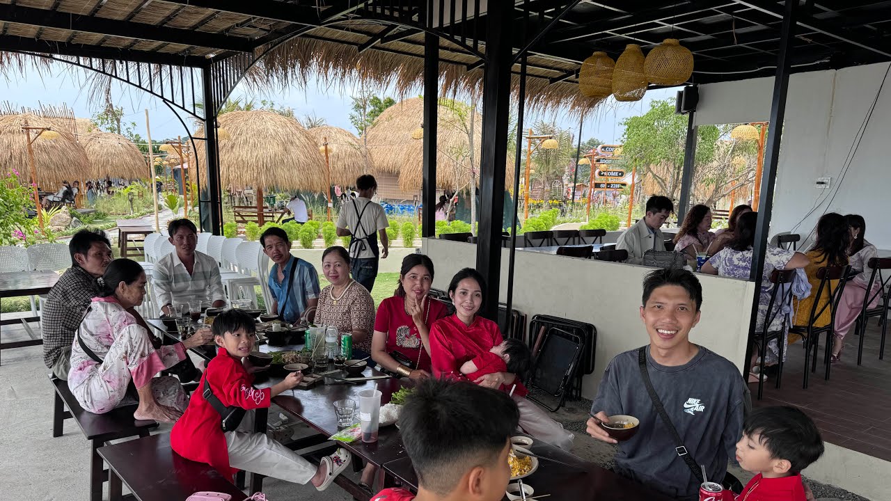 gia đinh đi chúc Tết Mùng 1 2026 🧧🧧🧧