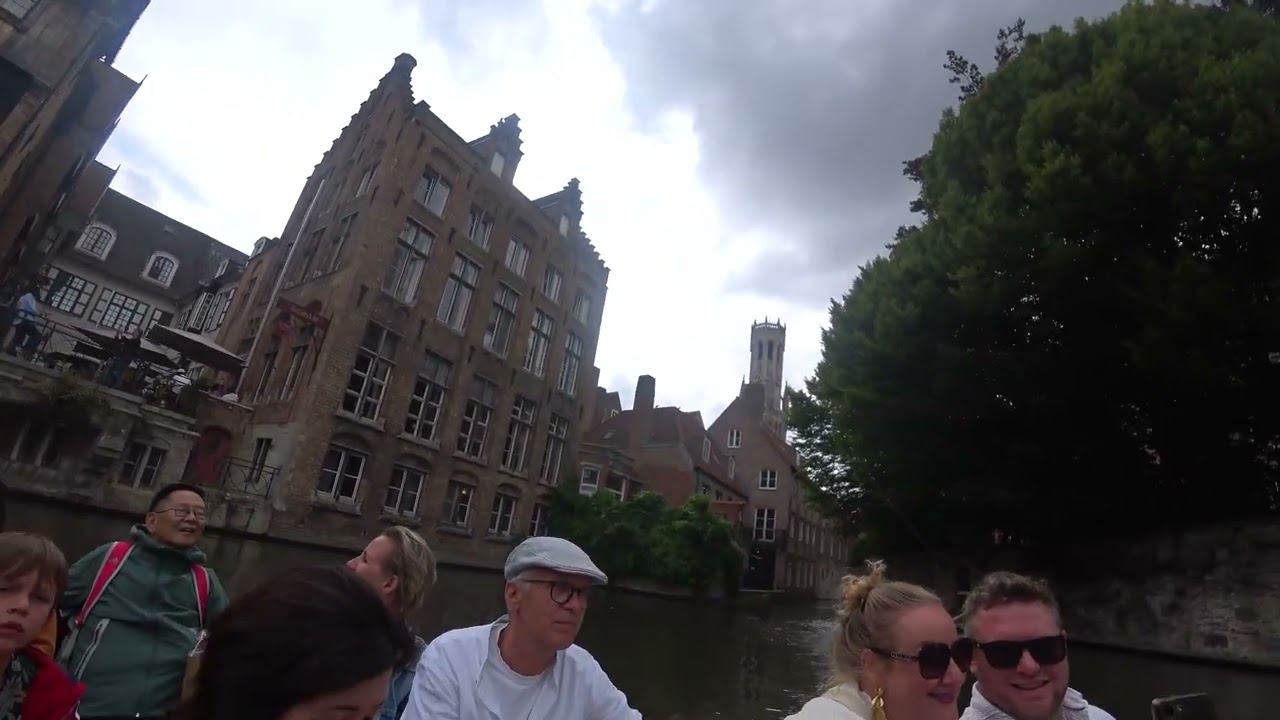 جولة في القارب في مدينة بروج البلجيكية 🇧🇪 