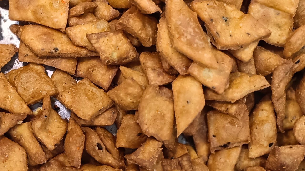 गव्हाच्या पीठा पासून बनवलेले‌ खारे शंकरपाडे