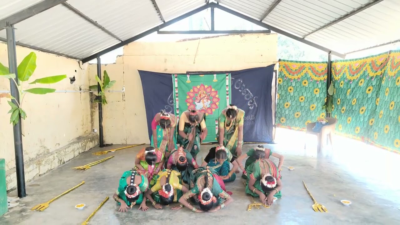 Brahma kalasha dance performance by students of GKHPS MAVINAKERE COLONY BHADRAVATHI 