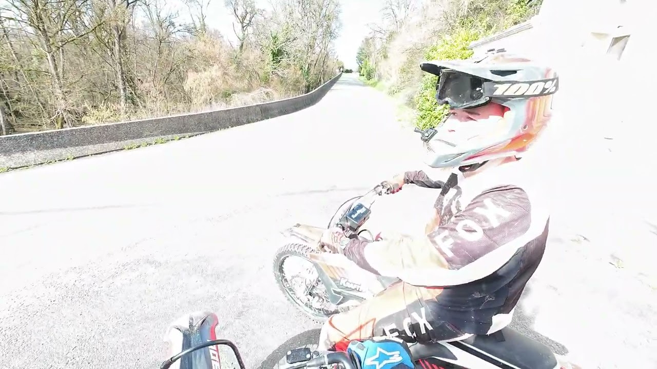balade avec un 300crz est un 250 dirt