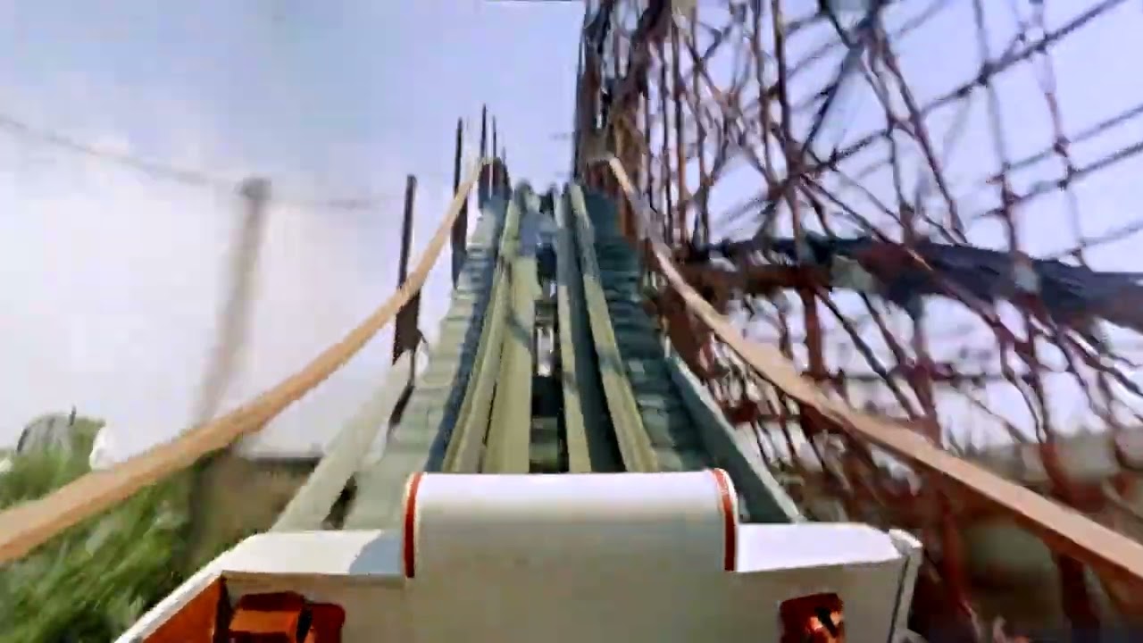 Atom Smasher POV (Circa 1952) AI Upscaled 4K 60fps #rollercoaster #vintagefilm #AI