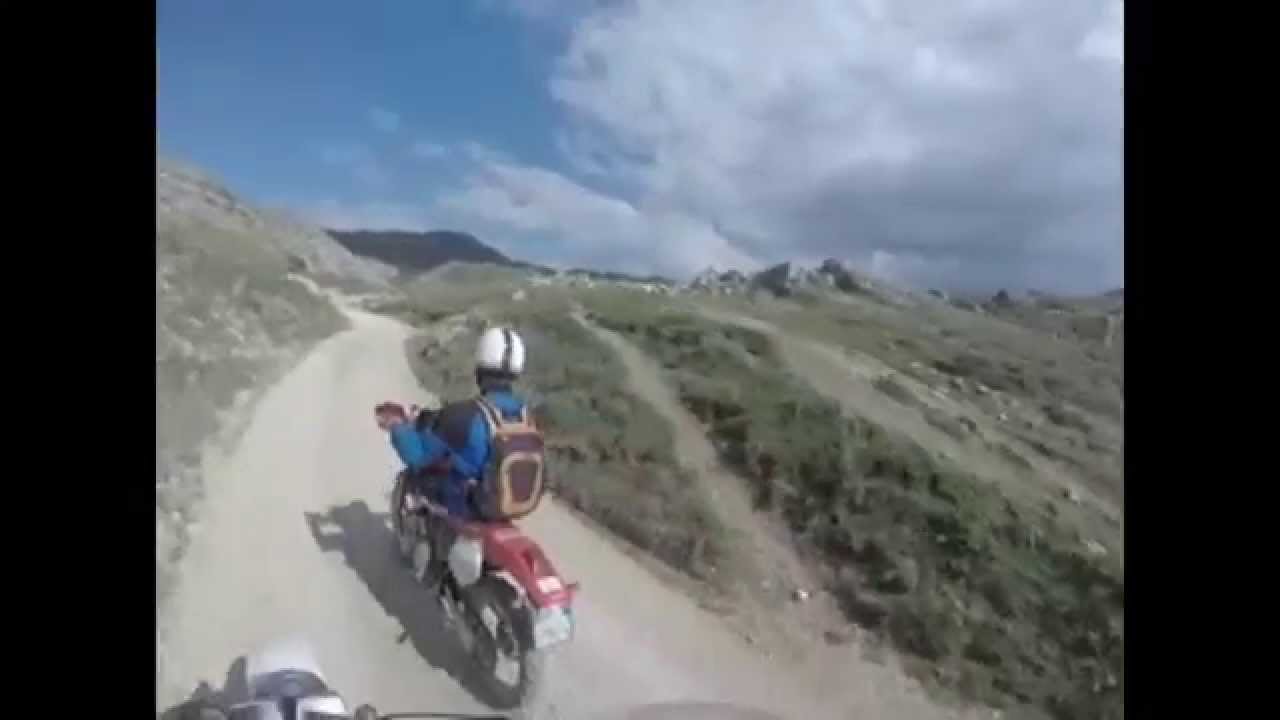 Yamaha Xt 550 Enduro - Riding into the wild