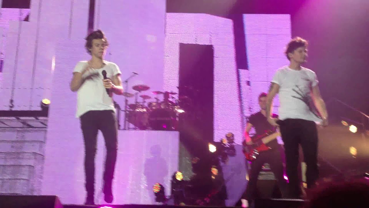 Live while we're young -  TMH Tour - Zurich - One Direction - 16/5/13