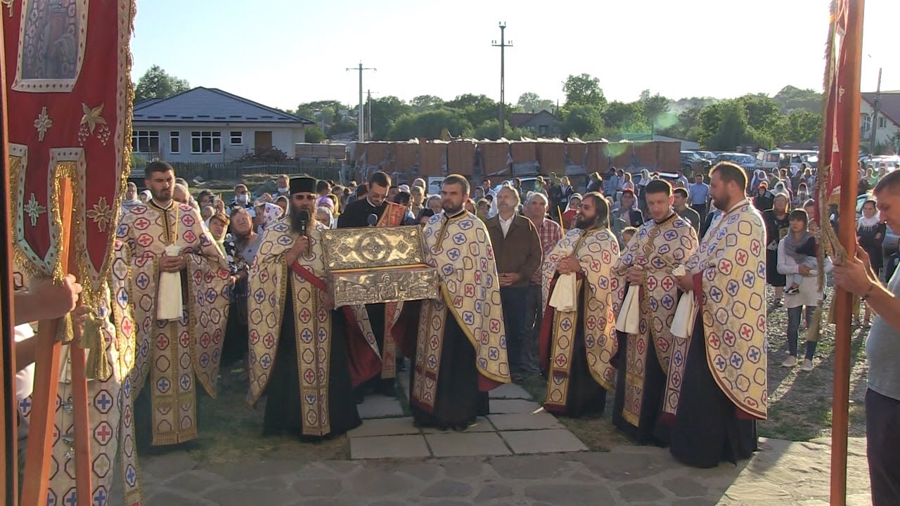 Sfânta Biserică Draxeni, al VI-lea an de binecuvântări, sub ocrotirea Sfântului Ierarh Nectarie.