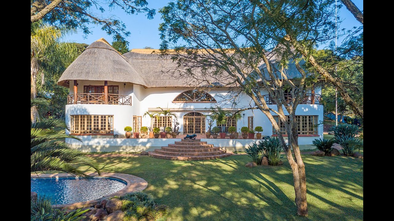 Borrowdale Brooke - Magnificent thatched house for sale
