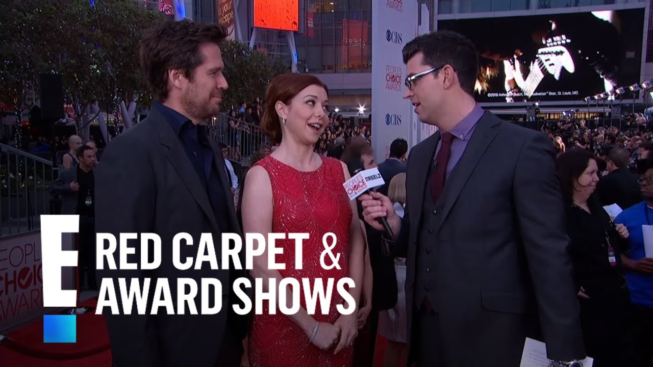 Элисон Ханниган на красной дорожке | E! People's Choice Awards