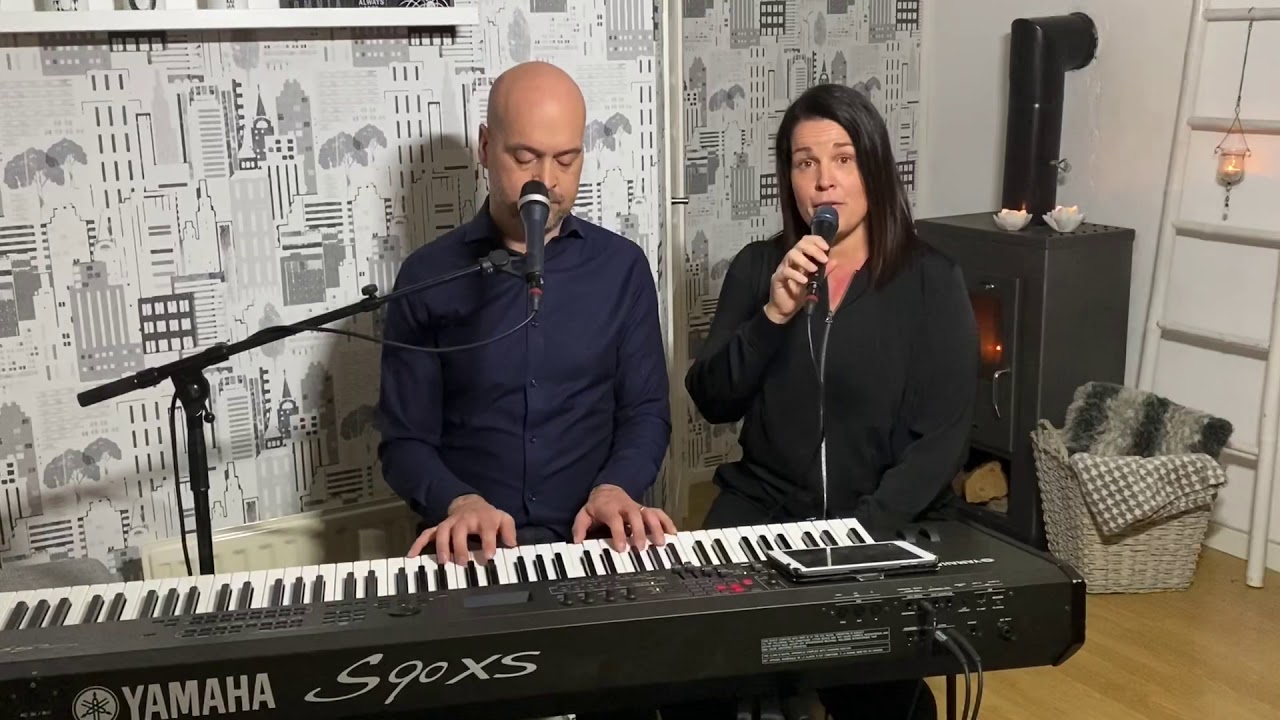 Sarah & David Åström - Lägg den där