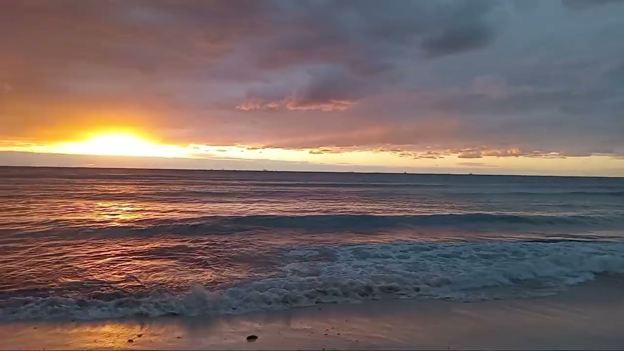 Hermoso amanecer en Playa del Carmen México 