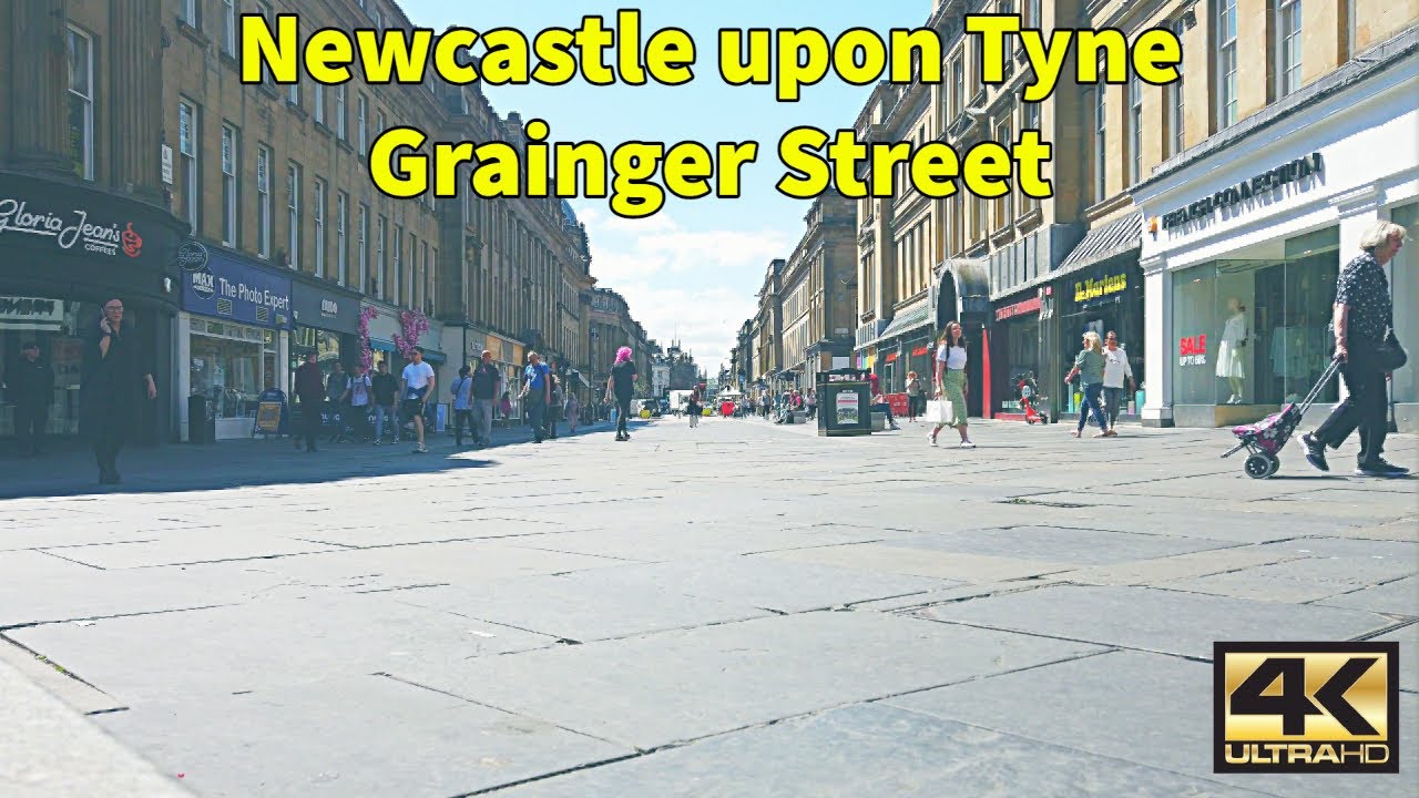 Newcastle upon Tyne people watching at Monument