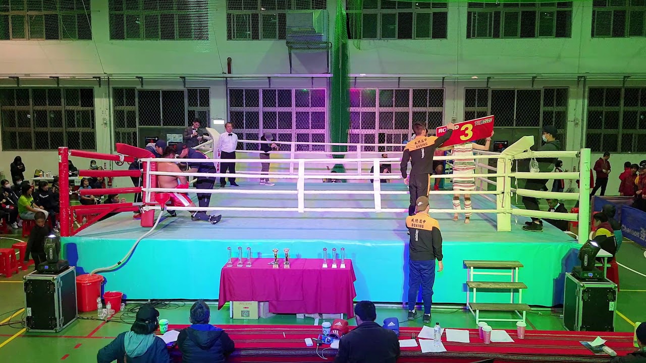 職業拳賽 91+kg 石鑫德(紅角) vs 仁飄零(藍角) 台上裁判:蔡金田老師     第六屆全國原住民拳擊錦標賽 12/19/2020