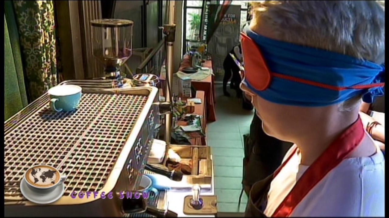 Crazy Blind Latte Art Competition - Esibizione AGNIESZKA ROJEWSKA - POLAND