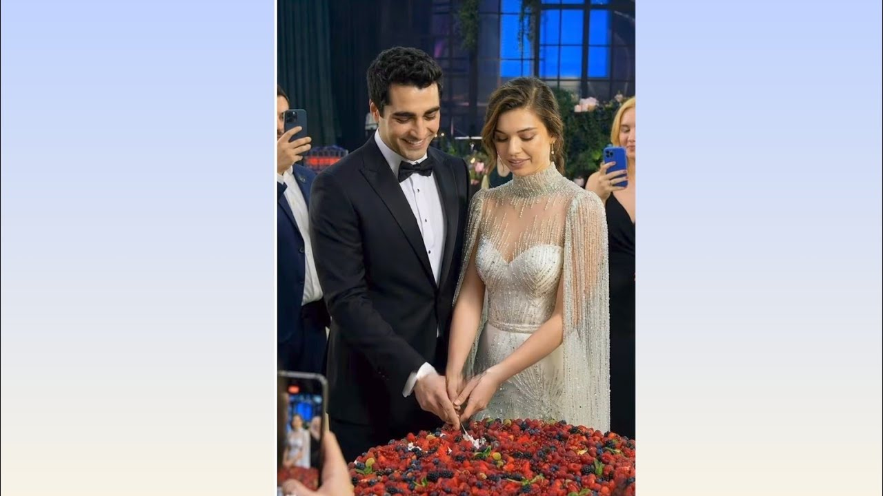 Afra Saraçoglu and Mert Ramazan Demir Happy day 