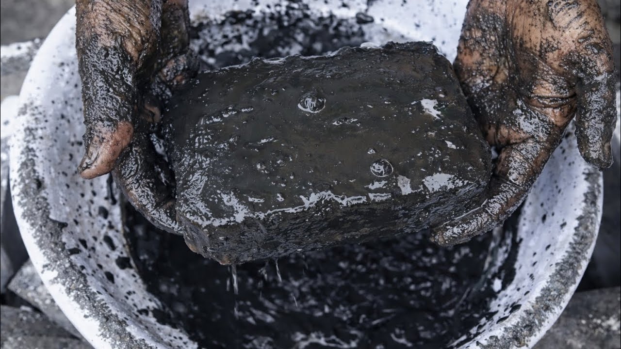 NEW💣Very Soft Dusty Charcoal Cement Water Crumbling+Dipping Yummy🤤#pasteplay @Waseemwaseem-g2y