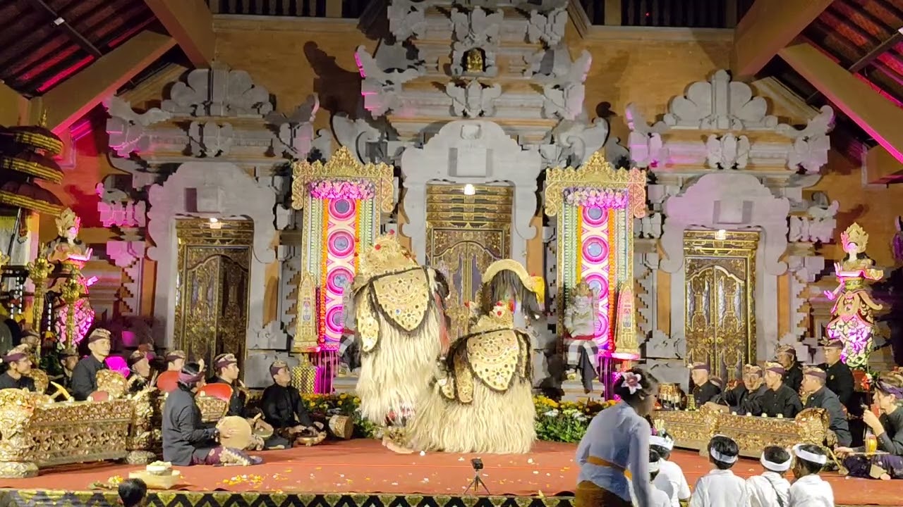 Bapang Barong,,,,putu Juniarta  Sekehe Gong Werdha Gita Semara