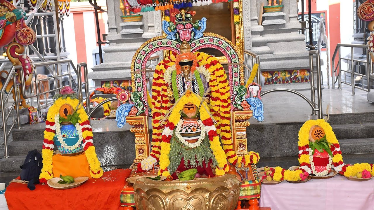 சென்னை பள்ளிப்பட்டில் உள்ள ஸ்ரீ பீலியம்மன் கோவில் மஹா கும்பாபிஷேகம் விழா 