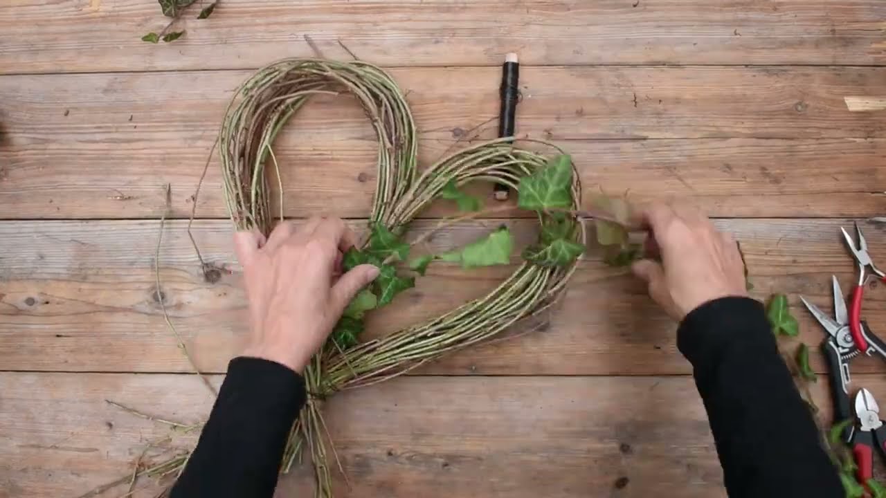Dušičková výzdoba: Jak vyrobit dekorativní srdce na hrob? DIY návod