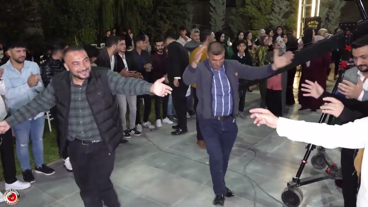 Foto Ferdi Kamera Akif müziğin bağlaması ve arapça müzikle oynamayan kalmadı pist adeta doldu taştı
