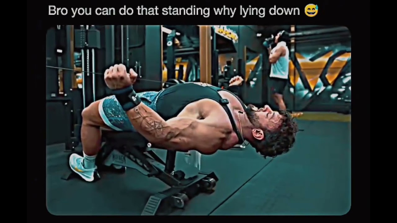 Lateral raises on pulley 