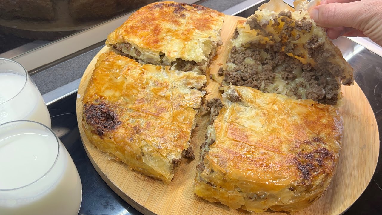 Bureku me Mish per 10.Minuta ne Tepsi,ma i mir se Ne Burektore,per Iftar ka mju knaq Loqka🥰🥰