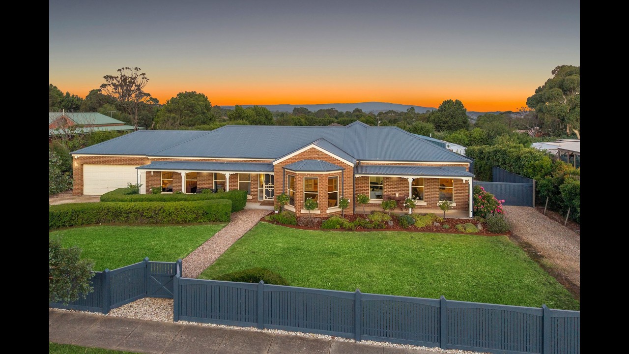 12 Roulston Way, Wallan