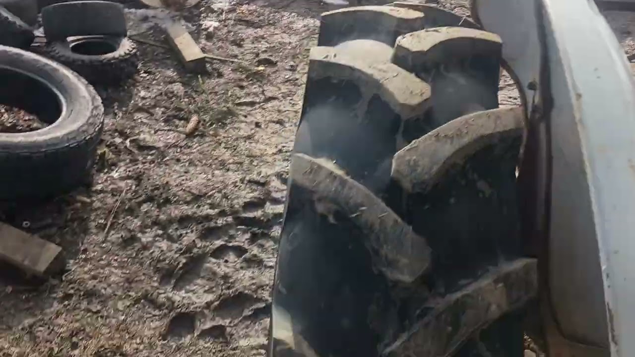 52 8n ford running buzz saw.Short video 