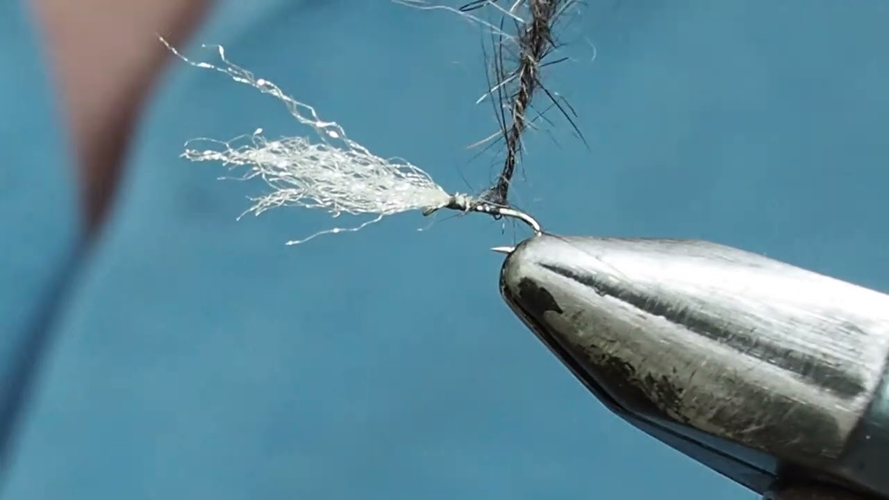 Hook 24, micro mouche