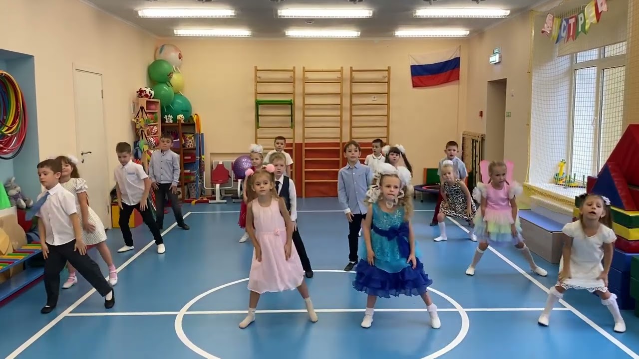 Поздравительный флешмоб ко Дню дошкольного работника.