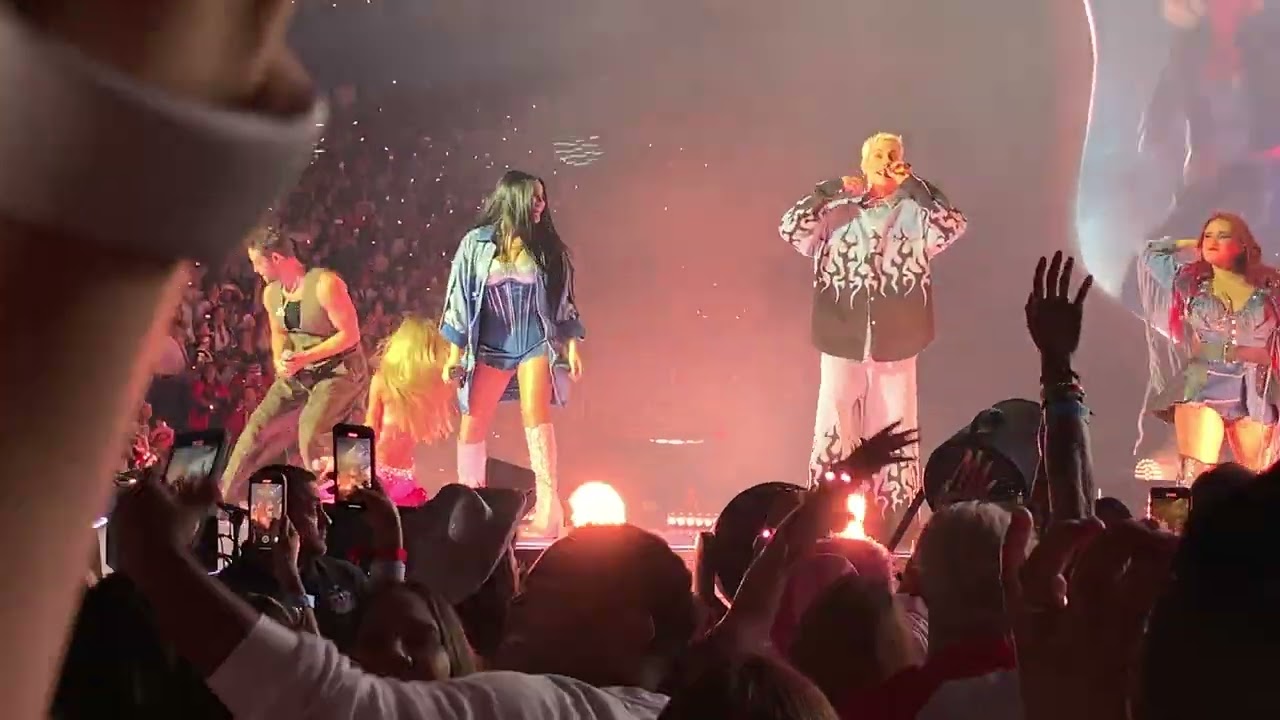 RBD - Nuestro Amor (En Vivo) [Soy Rebelde Tour - Phoenix]