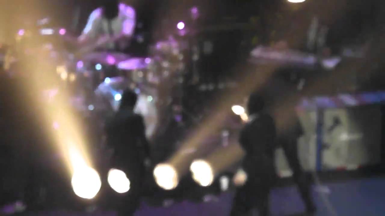 My Chemical Romance @ NME Awards 2011 Na Na Na & Vampire Money