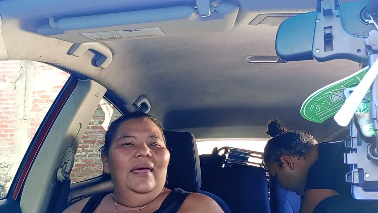 ENTREGANDO PRODUCTOS DE LA LÍNEA DE SHAMPOO DE MI MAGAYA