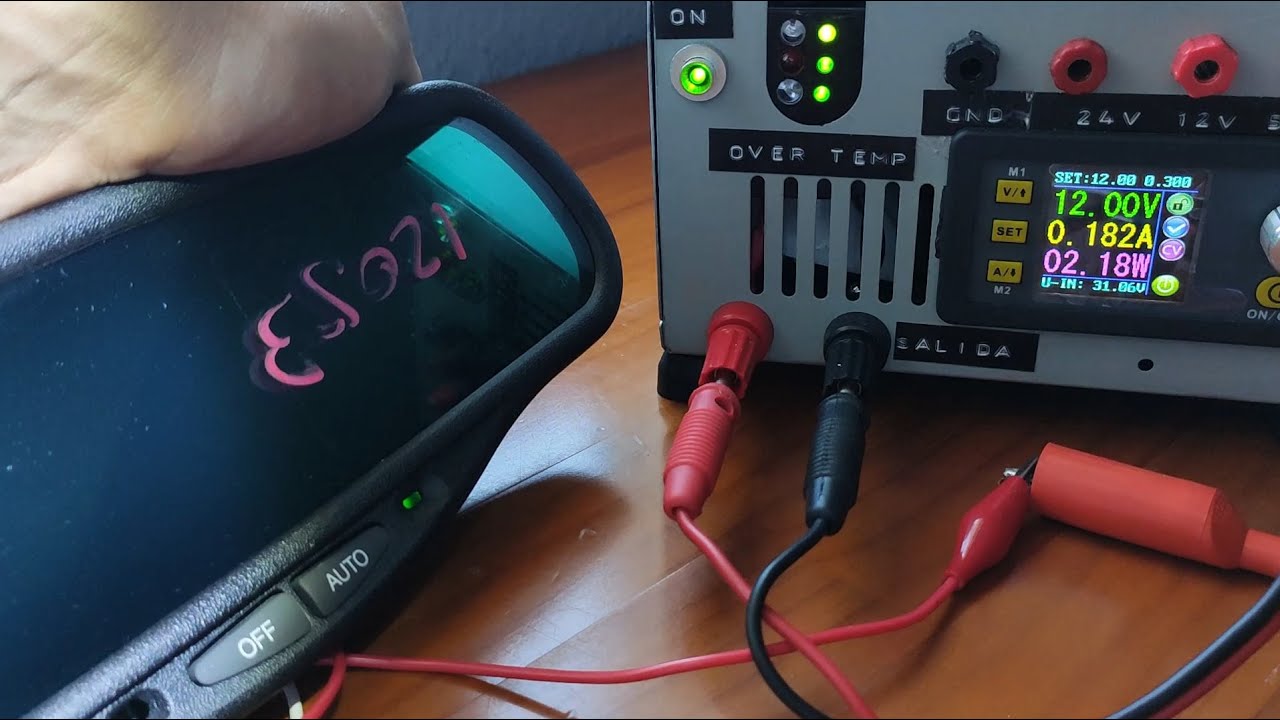 Cómo actualizar el espejo normal de tu coche por uno electrocrómico (auto oscurecible)