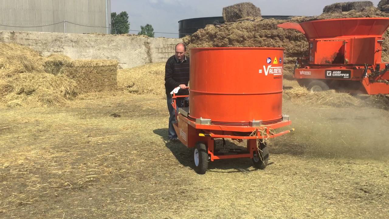 VALMETAL BEDDING CHOPPER SELF-PROPELLED drvenie slamy ,sena,biomasy