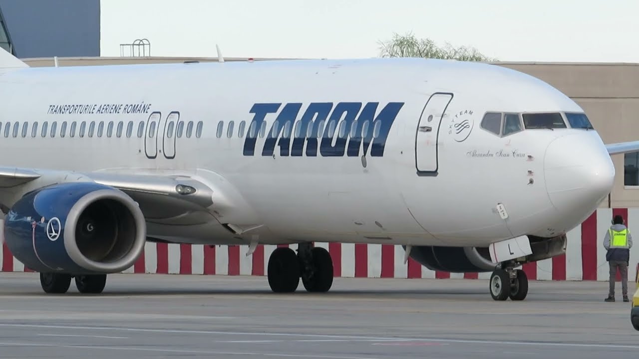 Two planes are preparing for takeoff at the same time