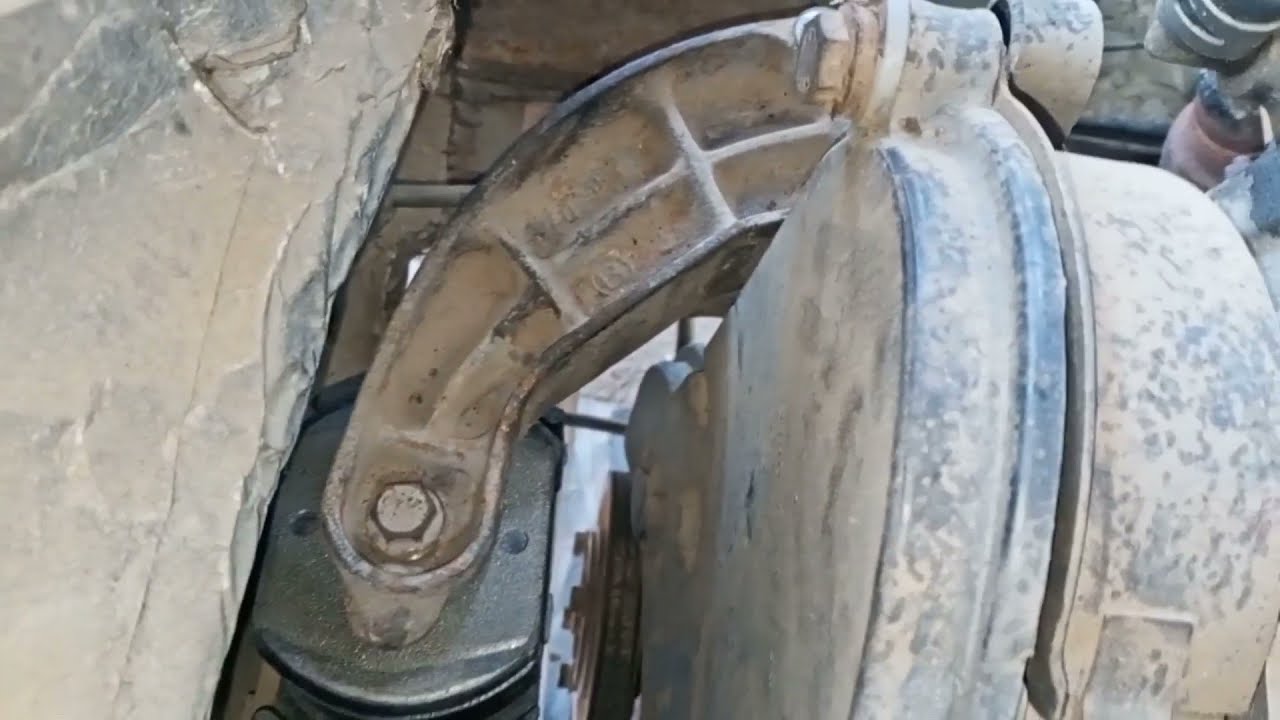 Tata Ace front engine mounting foundation change // Tata Ace engine vibration problem solve