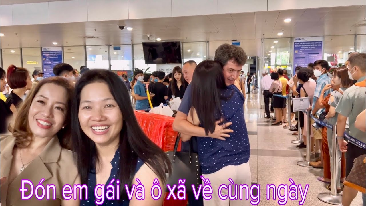 Cả nhà đi đón em gái và ô xã/ sau 1 tháng gặp lại không nhận ra chồng luôn/ Mai le cuộc sống ở Pháp