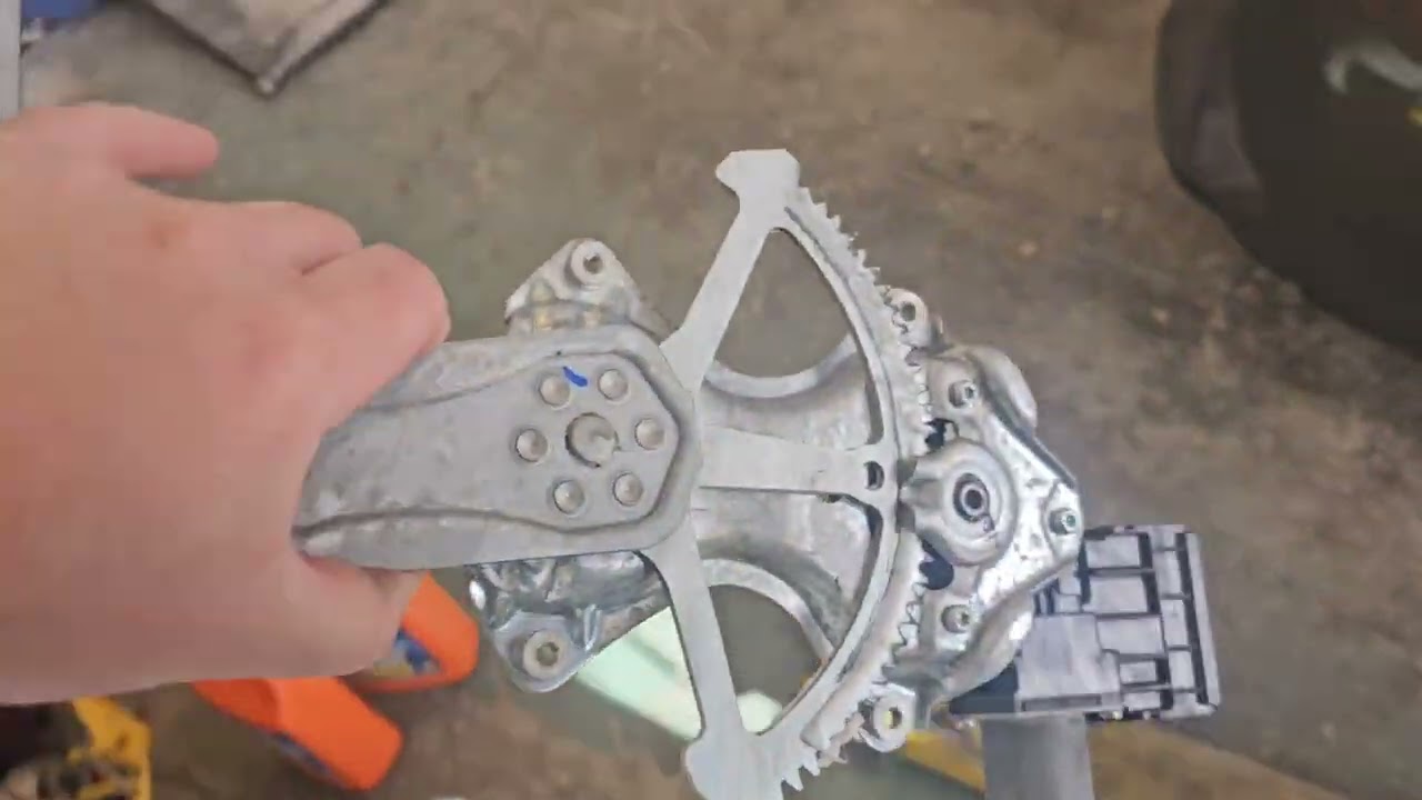 2020 Toyota Camry Window Regulator Install.