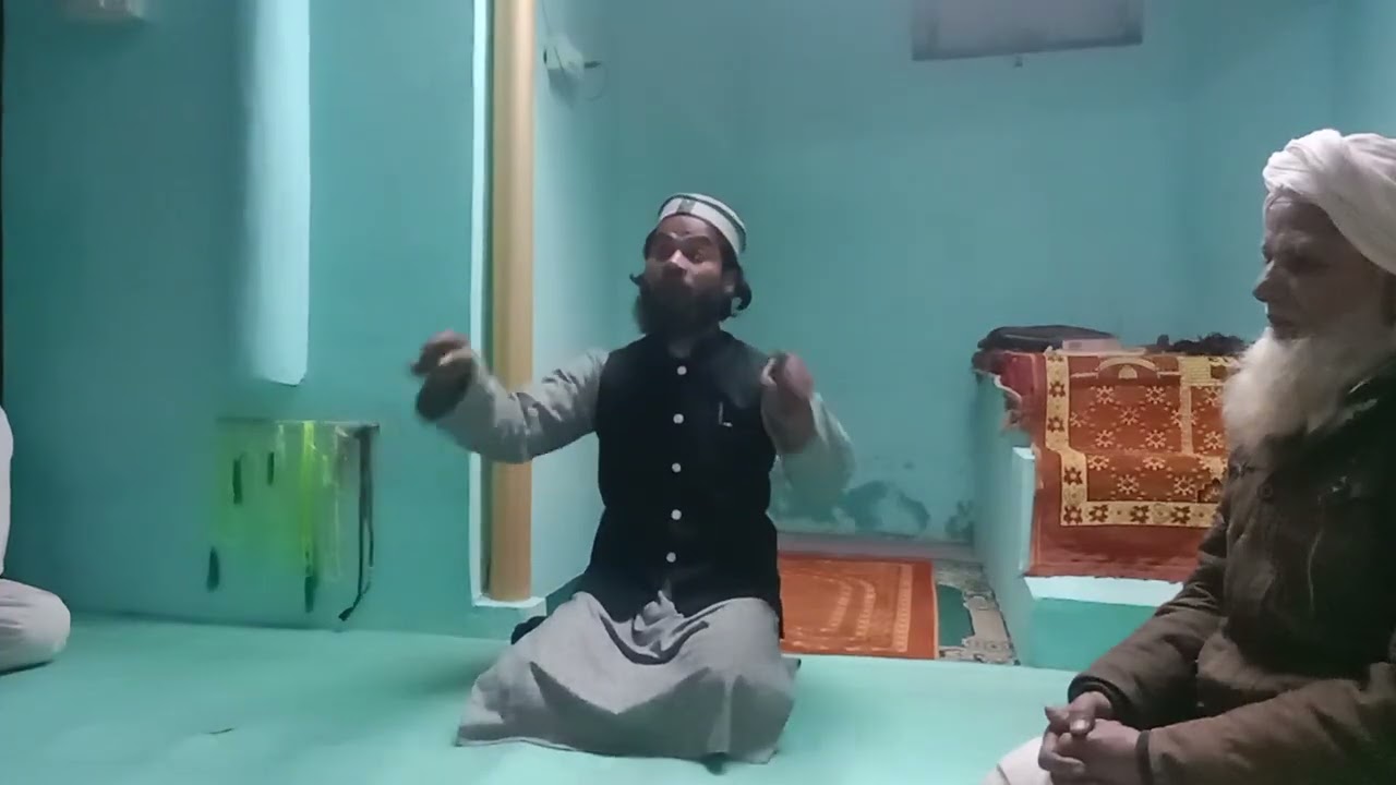  قاری عبد المعین صاحب خوبصورت انداز میں خطاب کرتے ہوئے 