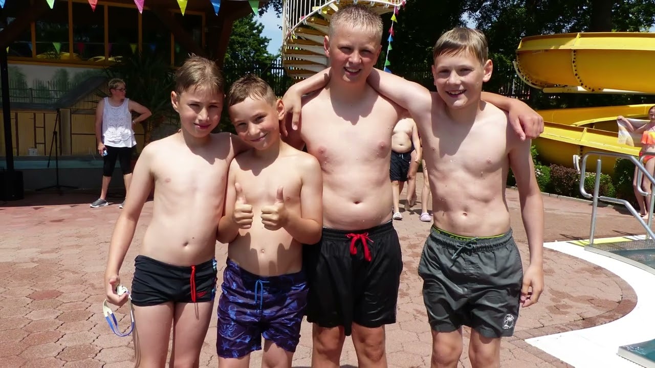 Schwimmen und Wettrutschen in der Wasserwelt 21.6.2025