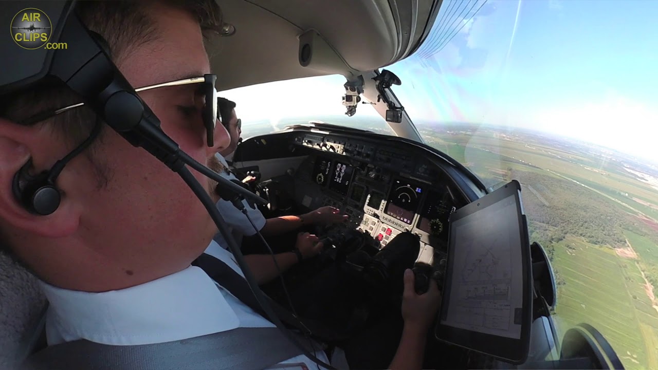 Jordan's pitch perfect Landing: Nolinor Learjet 45 into St. Hubert! [AirClips]