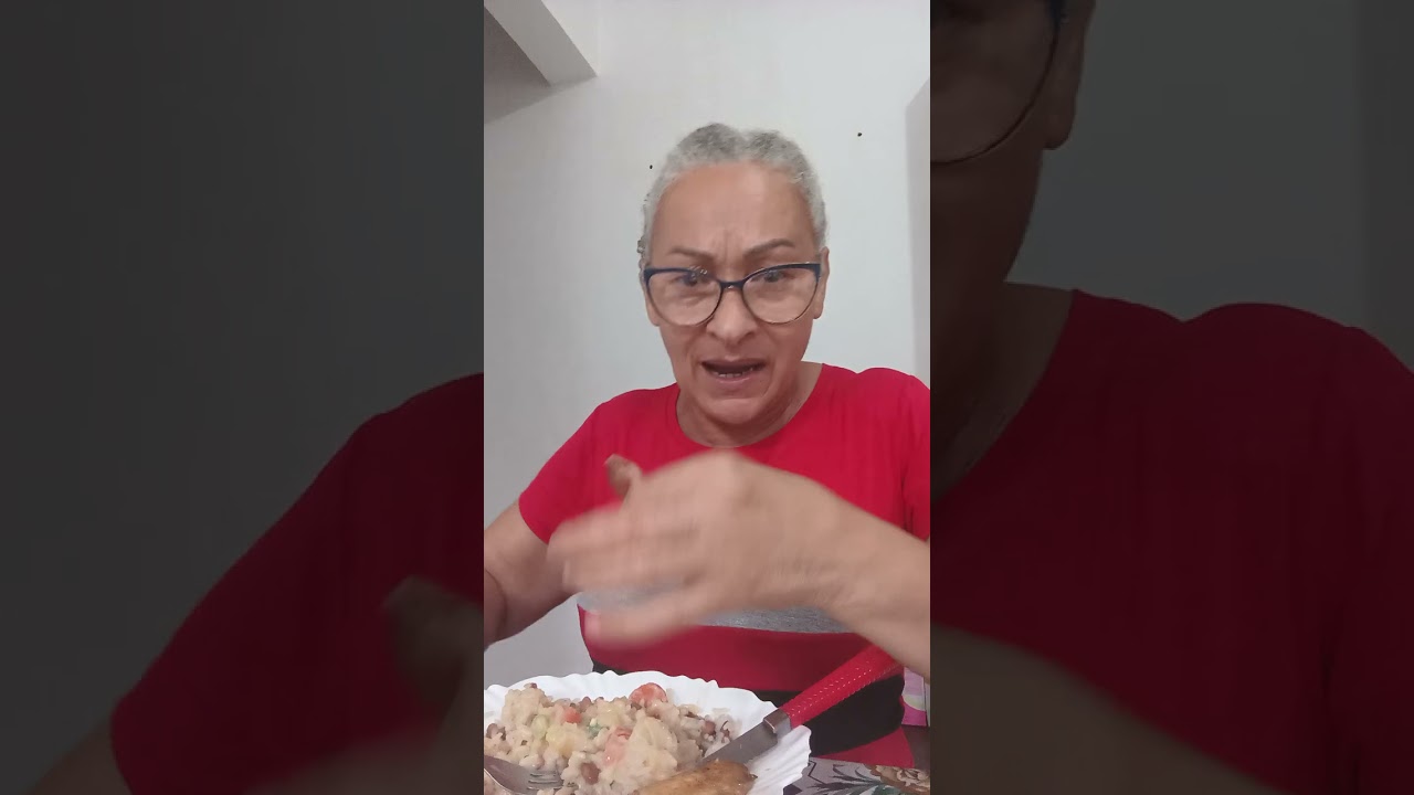 Almocei aqui hoje com vocês,  Paguei mico no crédito e no débito 😊🙃🤣 #donadecasa 