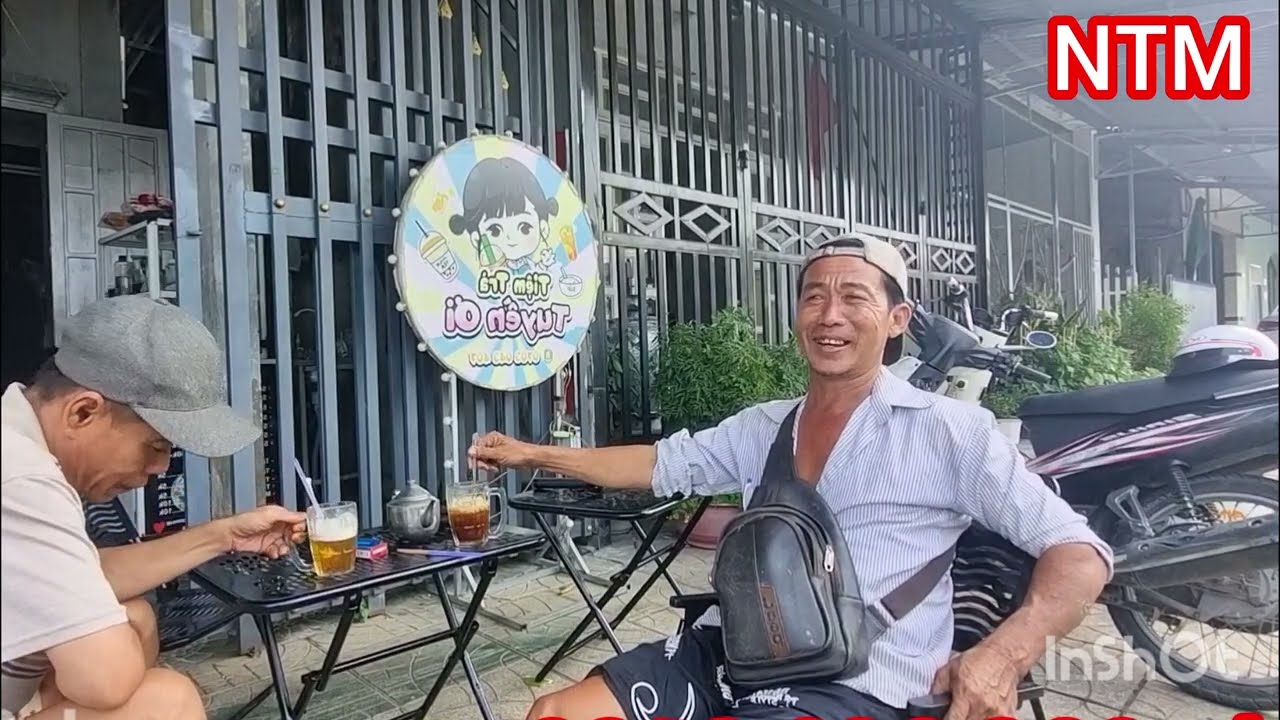 TRÍ VÁ ĐƯỜNG GHÉ TẶNG CÁ VÀ HÁT GỬI  BẠN GÁI
